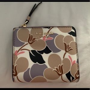 Kate Spade Floral Mini Wallet *new with tags*